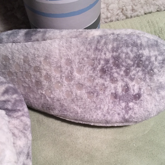 ❄️🔷SHERPA BOOTIE SLIPPERS in DECORATIVE TUBE - Picture 3 of 7